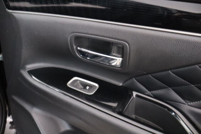 Mitsubishi Outlander PHEV 2020 Outlander PHEV X 4WD 5P Nahat / Koukku / Apple Car Play / 360 Kamera / Keyless Go