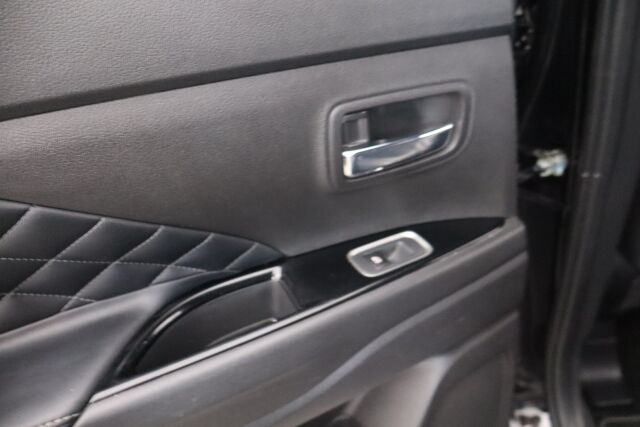 Mitsubishi Outlander PHEV 2020 Outlander PHEV X 4WD 5P Nahat / Koukku / Apple Car Play / 360 Kamera / Keyless Go