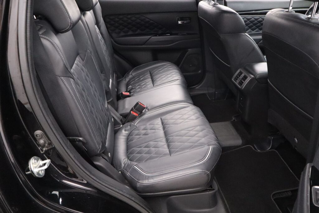 Mitsubishi Outlander PHEV 2020 Outlander PHEV X 4WD 5P Nahat / Koukku / Apple Car Play / 360 Kamera / Keyless Go