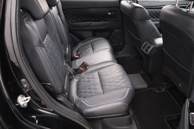 Mitsubishi Outlander PHEV 2020 Outlander PHEV X 4WD 5P Nahat / Koukku / Apple Car Play / 360 Kamera / Keyless Go