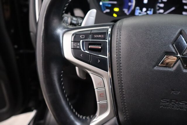 Mitsubishi Outlander PHEV 2020 Outlander PHEV X 4WD 5P Nahat / Koukku / Apple Car Play / 360 Kamera / Keyless Go