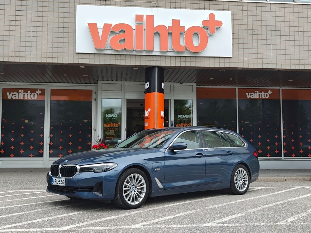 BMW 530 2023 G31 Touring 530e xDrive A Charged Edition / Harman Kardon / Comfort Access / Led-ajovalot / Urheiluistuimet