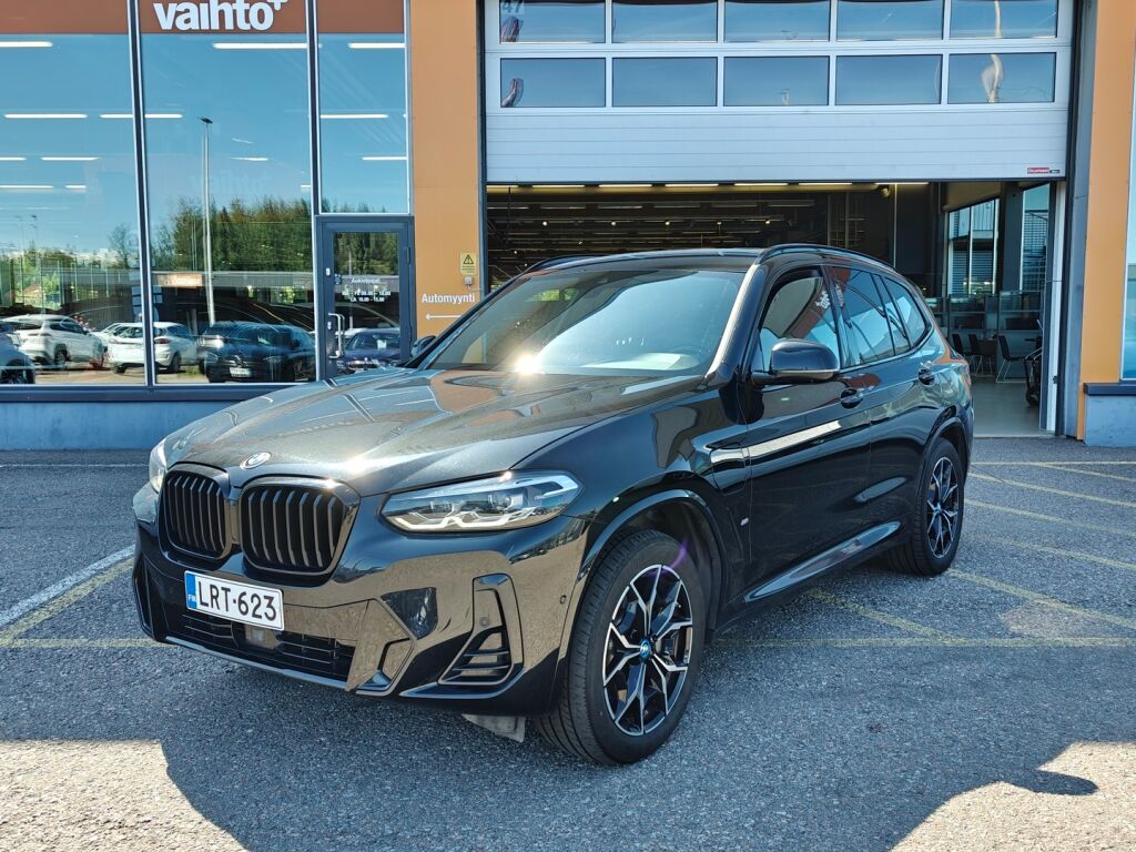 BMW X3 2023 G01 xDrive 30e A Charged Edition M Sport / Suomiauto / 1.om / Sähkökoukku / Adapt.vakkari / Nahat / Keyless Go / LEDit