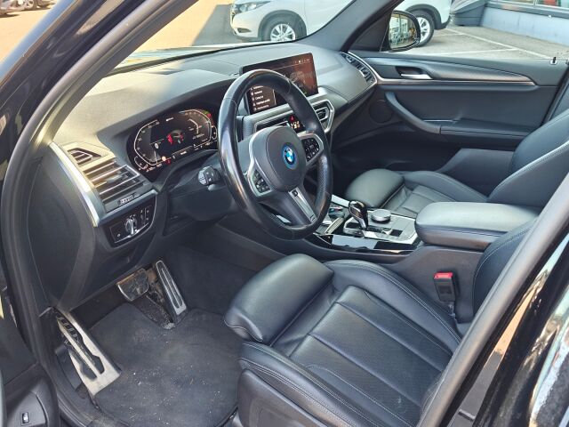 BMW X3 2023 G01 xDrive 30e A Charged Edition M Sport / Suomiauto / 1.om / Sähkökoukku / Adapt.vakkari / Nahat / Keyless Go / LEDit