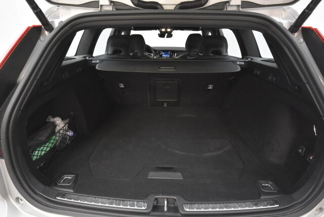Volvo V60 2023 T8 AWD Long Range High Performance Plus Dark aut / P.kamera / Koukku / 1 om. Suomiauto - RAHOITUS TÄHÄN AUTOON VAIN 3.99% - 