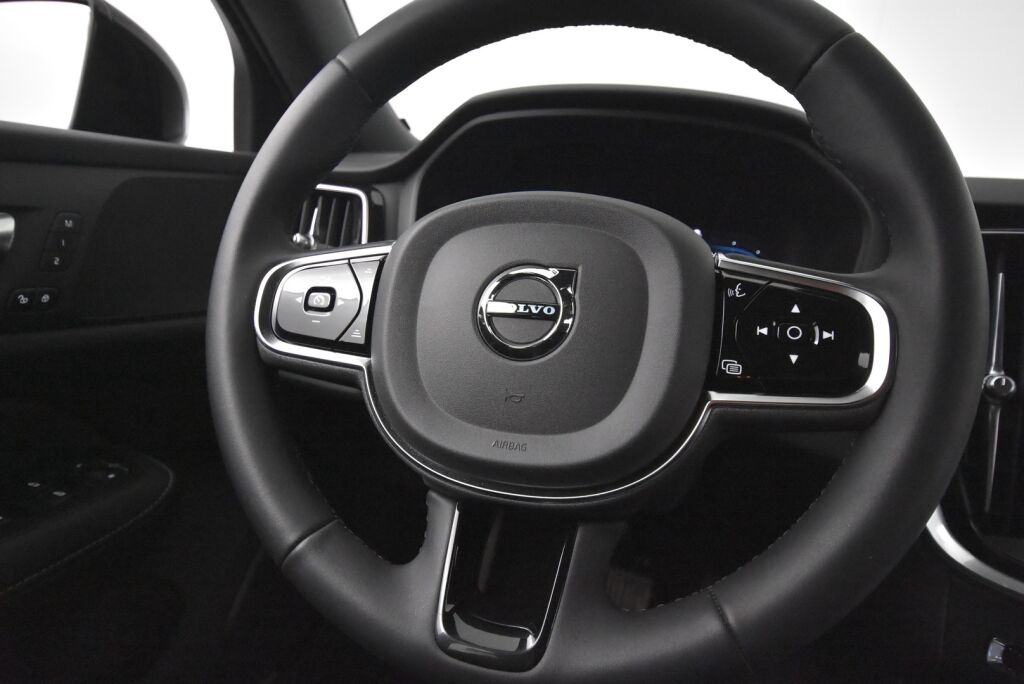 Volvo V60 2023 T8 AWD Long Range High Performance Plus Dark aut / P.kamera / Koukku / 1 om. Suomiauto - RAHOITUS TÄHÄN AUTOON VAIN 3.99% - 