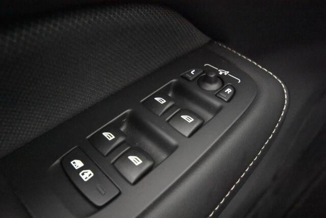 Volvo V60 2023 T8 AWD Long Range High Performance Plus Dark aut / P.kamera / Koukku / 1 om. Suomiauto - RAHOITUS TÄHÄN AUTOON VAIN 3.99% - 