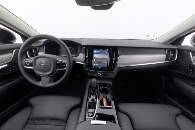 Volvo V90 2023 T6 AWD Long Range Plus Dark / 1-Om. Suomiauto / Merkkihuollettu / Pilot Assist / Harman Kardon / Muistipenkit / Nahkaverhoilu / Sähk. Koukku