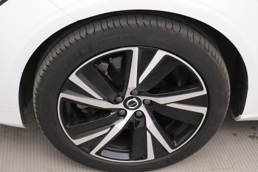 Volvo V90 2023 T6 AWD Long Range Plus Dark / 1-Om. Suomiauto / Merkkihuollettu / Pilot Assist / Harman Kardon / Muistipenkit / Nahkaverhoilu / Sähk. Koukku
