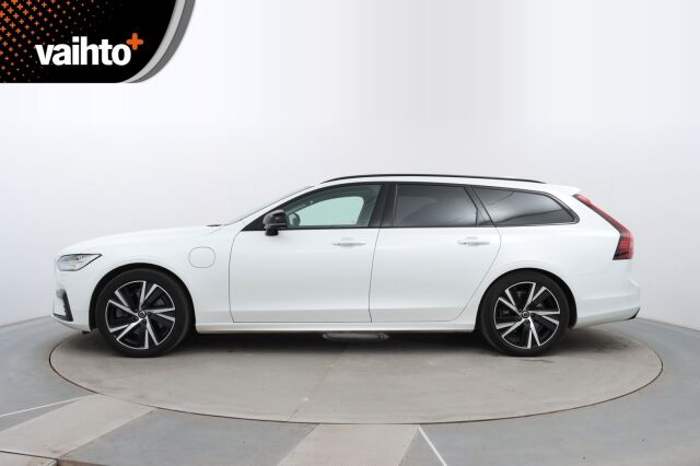 Volvo V90 2023 T6 AWD Long Range Plus Dark / 1-Om. Suomiauto / Merkkihuollettu / Pilot Assist / Harman Kardon / Muistipenkit / Nahkaverhoilu / Sähk. Koukku