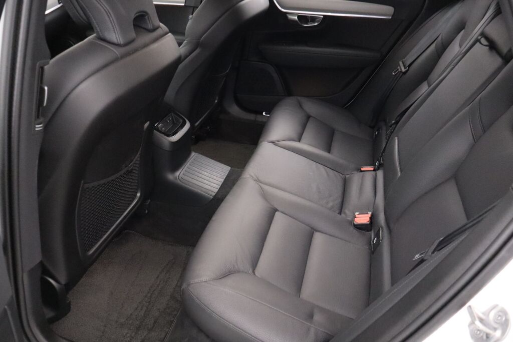 Volvo V90 2023 T6 AWD Long Range Plus Dark / 1-Om. Suomiauto / Merkkihuollettu / Pilot Assist / Harman Kardon / Muistipenkit / Nahkaverhoilu / Sähk. Koukku