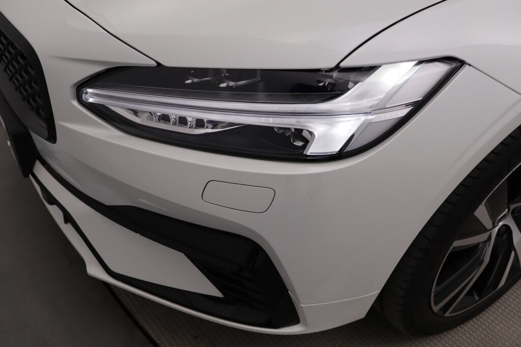 Volvo V90 2023 T6 AWD Long Range Plus Dark / 1-Om. Suomiauto / Merkkihuollettu / Pilot Assist / Harman Kardon / Muistipenkit / Nahkaverhoilu / Sähk. Koukku