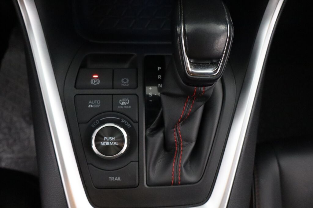 Toyota RAV4 Plug-in 2020 Hybrid 2,5 AWD-i Style / Merkkihuollettu / Adapt. Vakkari / JBL / BLIS / Sähköpenkit / P-Kamera / Keyless