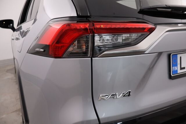 Toyota RAV4 Plug-in 2020 Hybrid 2,5 AWD-i Style / Merkkihuollettu / Adapt. Vakkari / JBL / BLIS / Sähköpenkit / P-Kamera / Keyless
