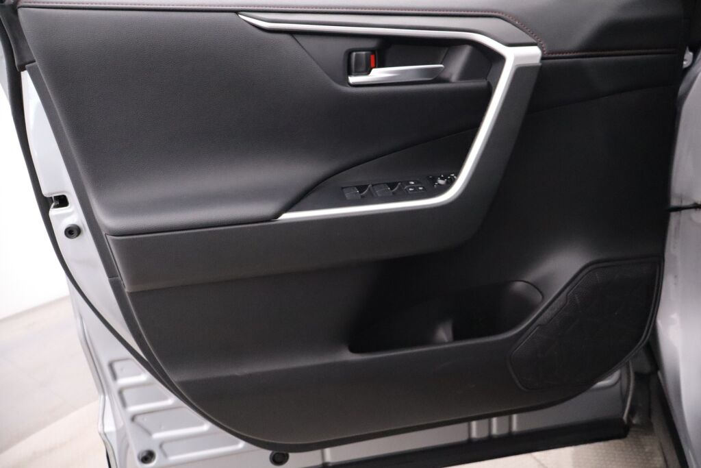 Toyota RAV4 Plug-in 2020 Hybrid 2,5 AWD-i Style / Merkkihuollettu / Adapt. Vakkari / JBL / BLIS / Sähköpenkit / P-Kamera / Keyless