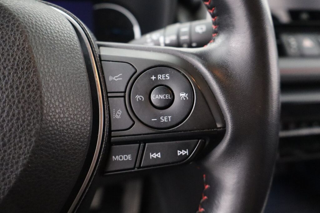 Toyota RAV4 Plug-in 2020 Hybrid 2,5 AWD-i Style / Merkkihuollettu / Adapt. Vakkari / JBL / BLIS / Sähköpenkit / P-Kamera / Keyless