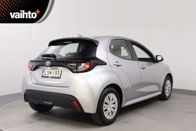 Toyota Yaris 2023 1,5 Hybrid Active / Moottorinlämmitin / Peruutuskamera / ACC / ALV-väh. kelp