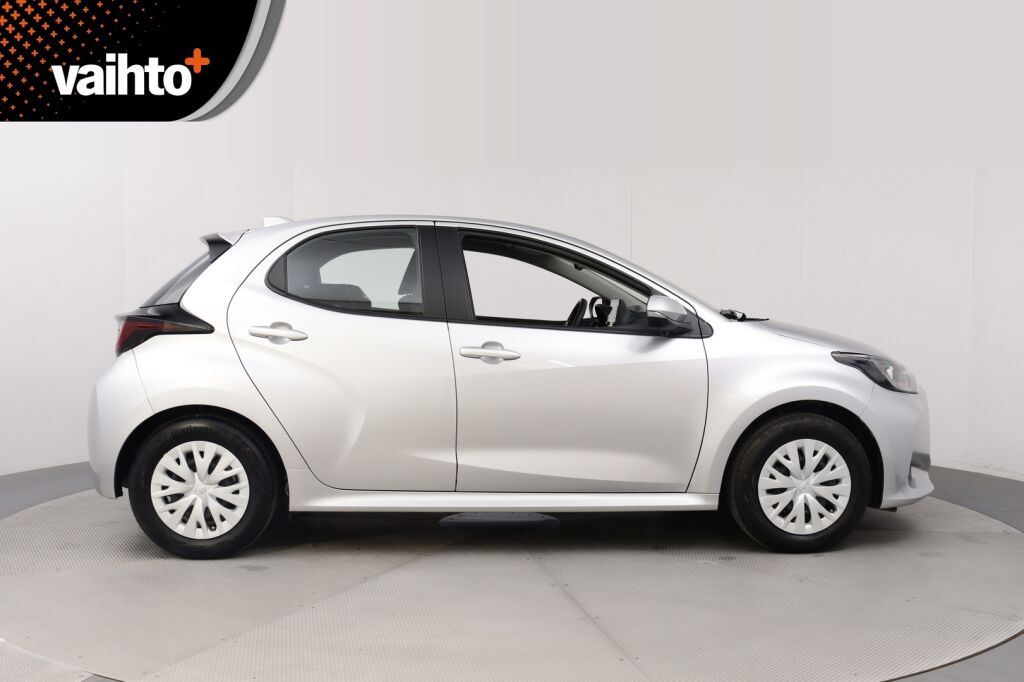 Toyota Yaris 2023 1,5 Hybrid Active / Moottorinlämmitin / Peruutuskamera / ACC / ALV-väh. kelp