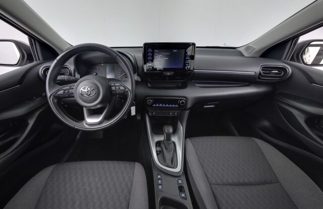 Toyota Yaris 2023 1,5 Hybrid Active / Moottorinlämmitin / Peruutuskamera / ACC / ALV-väh. kelp