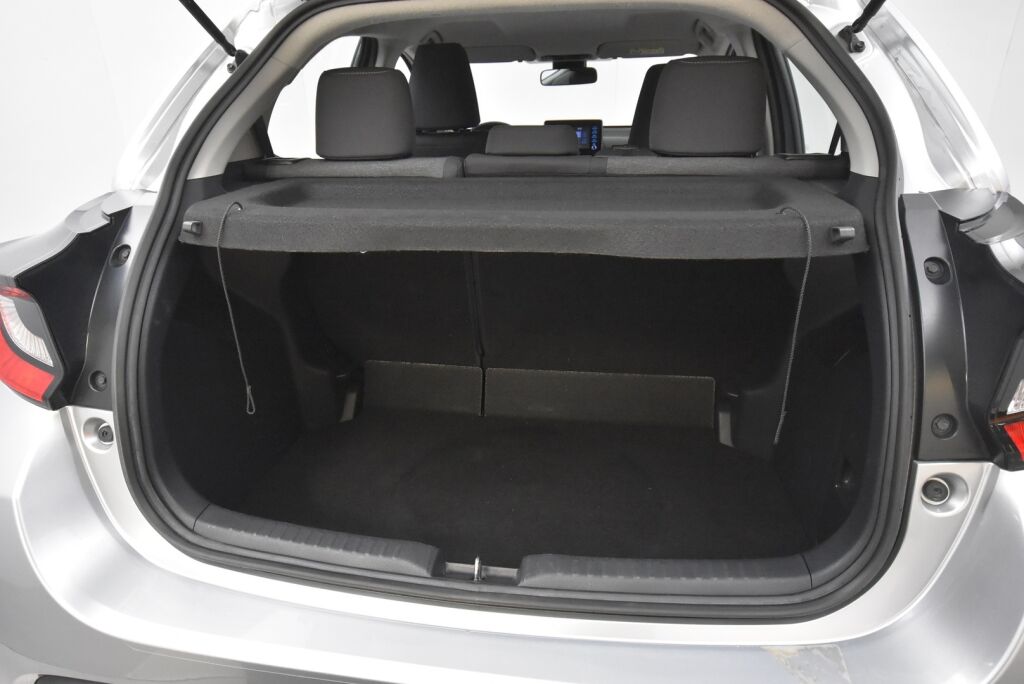 Toyota Yaris 2023 1,5 Hybrid Active / Moottorinlämmitin / Peruutuskamera / ACC / ALV-väh. kelp