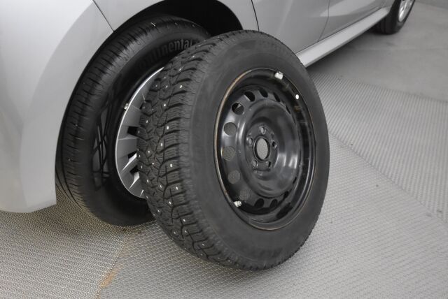 Toyota Yaris 2023 1,5 Hybrid Active / Moottorinlämmitin / Peruutuskamera / ACC / ALV-väh. kelp