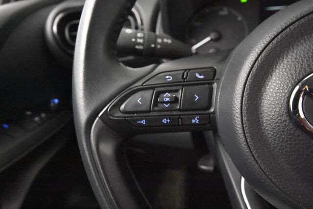 Toyota Yaris 2023 1,5 Hybrid Active / Moottorinlämmitin / Peruutuskamera / ACC / ALV-väh. kelp