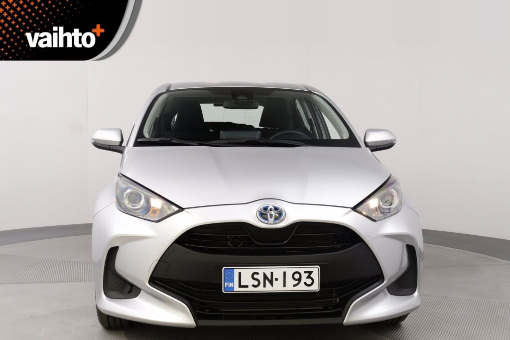 Toyota Yaris 2023 1,5 Hybrid Active / Moottorinlämmitin / Peruutuskamera / ACC / ALV-väh. kelp