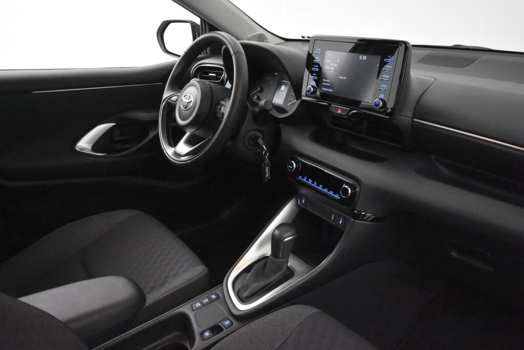 Toyota Yaris 2023 1,5 Hybrid Active / Adapt. vakkari / Suomiauto / Navi / Kaistavahti