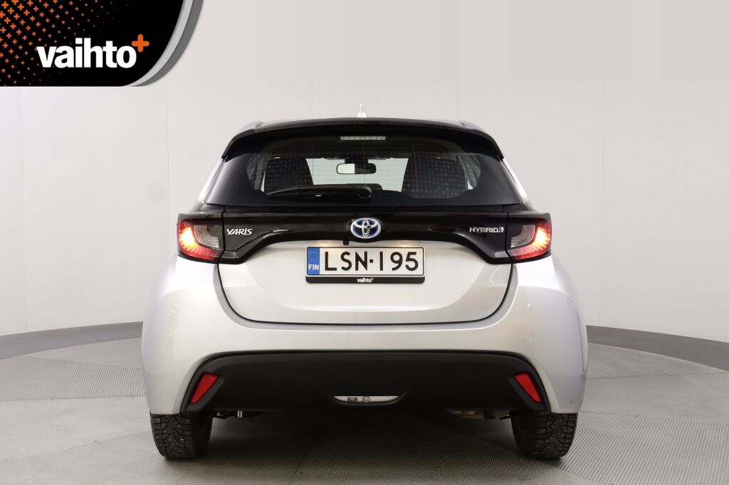 Toyota Yaris 2023 1,5 Hybrid Active / Adapt. vakkari / Suomiauto / Navi / Kaistavahti