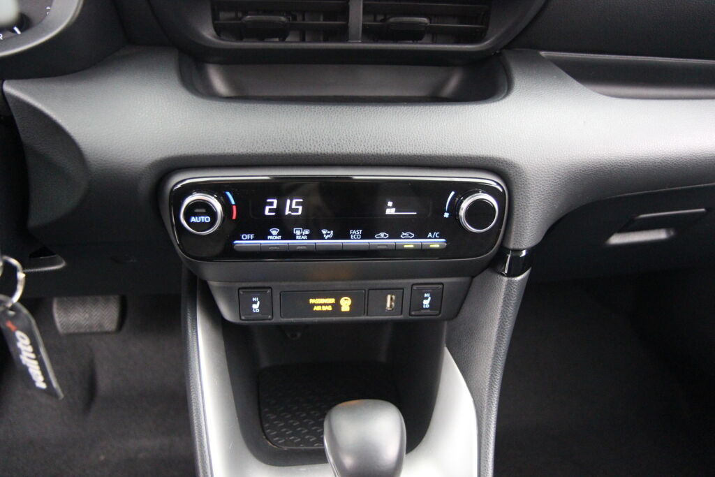 Toyota Yaris 2023 1,5 Hybrid Active / 1-Om. Suomiauto / ALV / ACC / P-Kamera / Lohkolämmitin