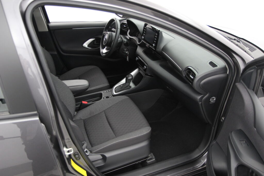 Toyota Yaris 2023 1,5 Hybrid Active / 1-Om. Suomiauto / ALV / ACC / P-Kamera / Lohkolämmitin