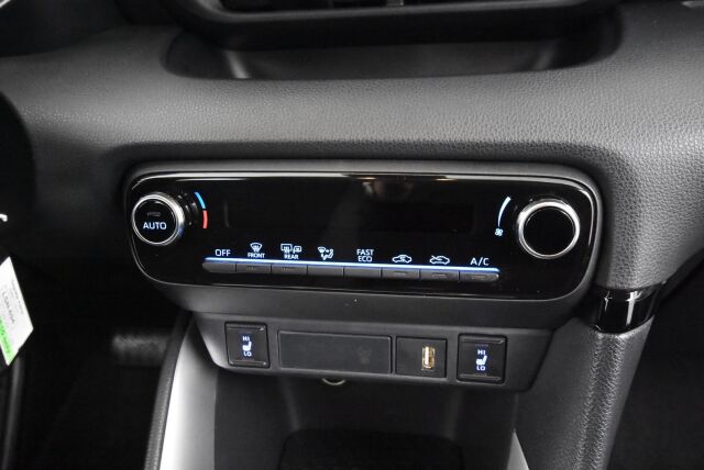 Toyota Yaris 2023 1,5 Hybrid Active / Vakionopeudensäädin / Kamera