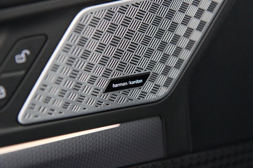 BMW X1 2023 U11 25e xDrive Charged Edition M Sport / Vetokoukku / Harman & Kardon / Led-ajovalot / Perutuuskamera
