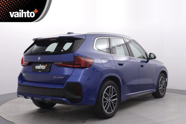 BMW X1 2023 U11 25e xDrive Charged Edition M Sport / Vetokoukku / Harman & Kardon / Led-ajovalot / Perutuuskamera