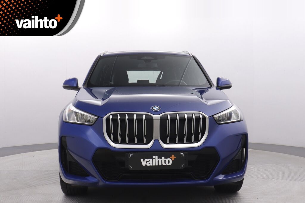 BMW X1 2023 U11 25e xDrive Charged Edition M Sport / Vetokoukku / Harman & Kardon / Led-ajovalot / Perutuuskamera