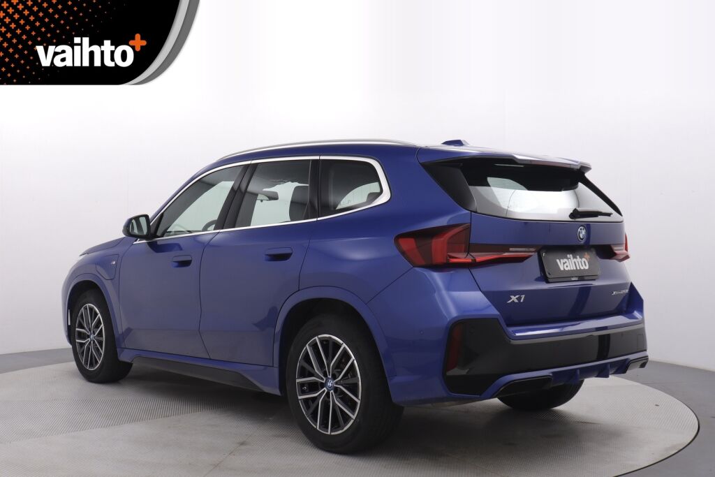 BMW X1 2023 U11 25e xDrive Charged Edition M Sport / Vetokoukku / Harman & Kardon / Led-ajovalot / Perutuuskamera