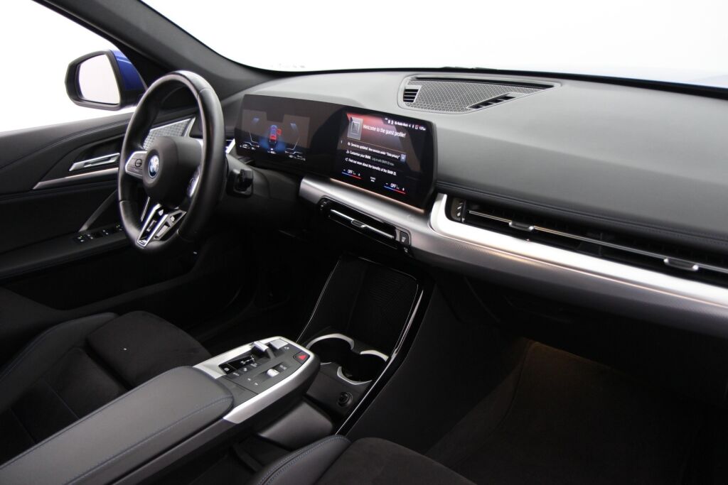 BMW X1 2023 U11 25e xDrive Charged Edition M Sport / Vetokoukku / Harman & Kardon / Led-ajovalot / Perutuuskamera