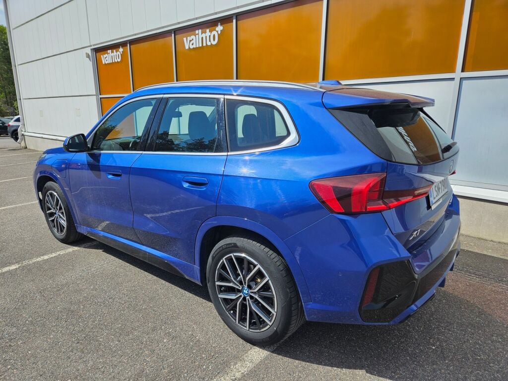BMW X1 2023 U11 25e xDrive Charged Edition M Sport / Vetokoukku / Harman & Kardon / Led-ajovalot / Perutuuskamera