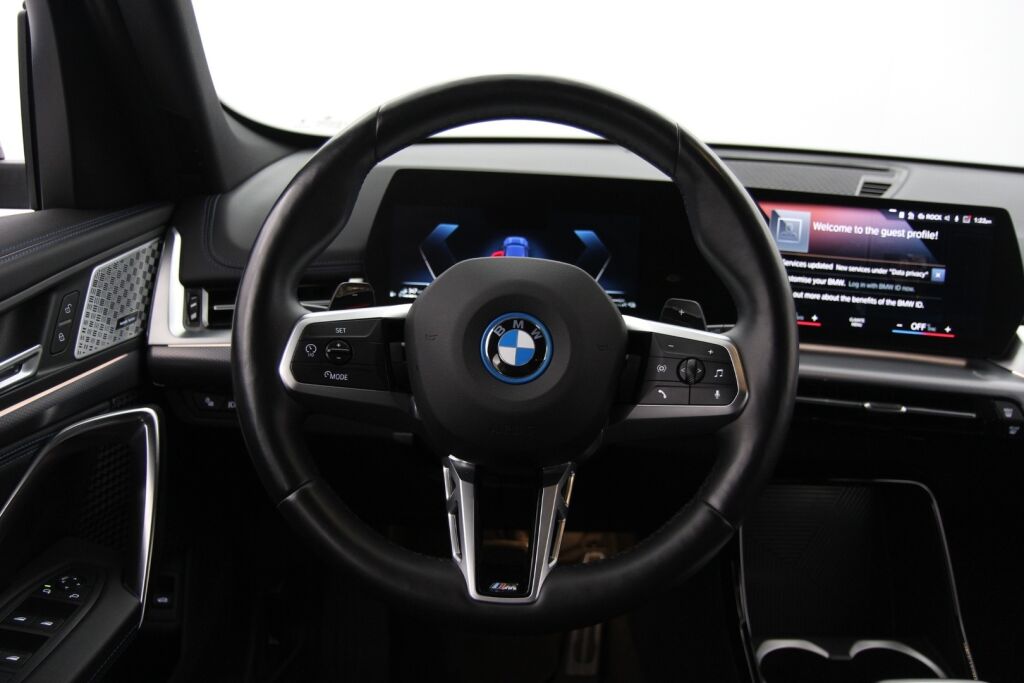 BMW X1 2023 U11 25e xDrive Charged Edition M Sport / Vetokoukku / Harman & Kardon / Led-ajovalot / Perutuuskamera