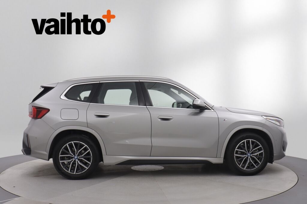 BMW X1 2023 U11 25e xDrive Charged Edition M Sport / Harman Kardon / Navi / Vetokoukku