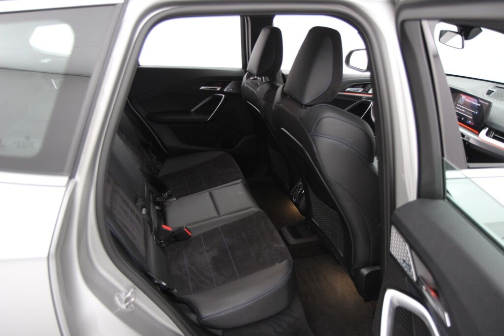 BMW X1 2023 U11 25e xDrive Charged Edition M Sport / Harman Kardon / Navi / Vetokoukku