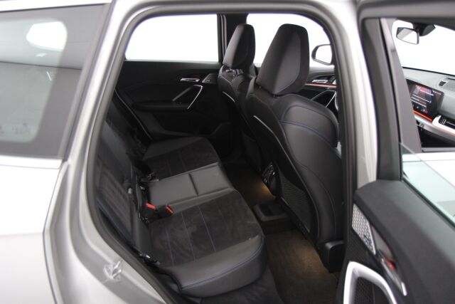 BMW X1 2023 U11 25e xDrive Charged Edition M Sport / Harman Kardon / Navi / Vetokoukku