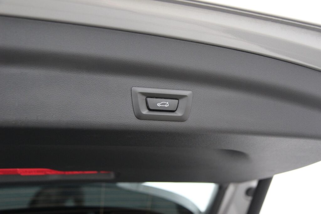 BMW X1 2023 U11 25e xDrive Charged Edition M Sport / Harman Kardon / Navi / Vetokoukku