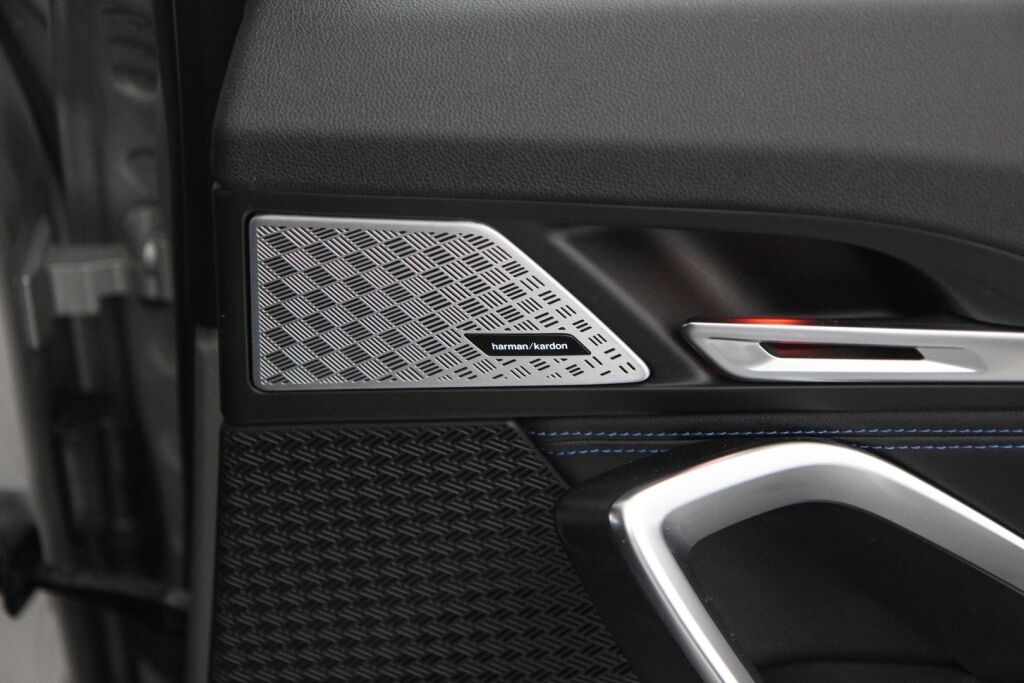 BMW X1 2023 U11 25e xDrive Charged Edition M Sport / Harman Kardon / Navi / Vetokoukku