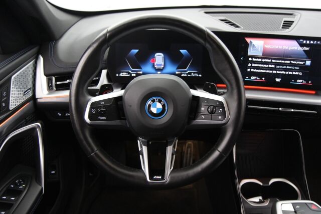 BMW X1 2023 U11 25e xDrive Charged Edition M Sport / Harman Kardon / Navi / Vetokoukku