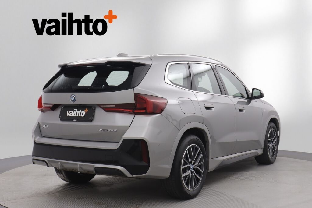 BMW X1 2023 U11 25e xDrive Charged Edition M Sport / Harman Kardon / Navi / Vetokoukku