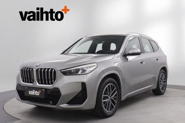 BMW X1 2023 U11 25e xDrive Charged Edition M Sport / Harman Kardon / Navi / Vetokoukku