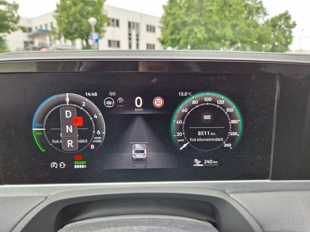 Volkswagen Passat 2025 Variant Elegance Business eHybrid 200 kW DSG-automaatti / Hierovat penkit/ Tehdaskoukku/ Adaptiivinen vakionopeussäädin/ Matrix