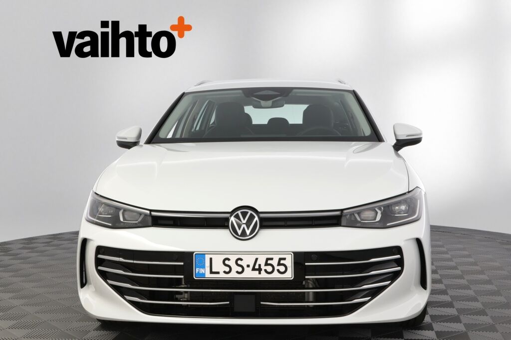 Volkswagen Passat 2025 Variant Elegance Business eHybrid 200 kW DSG-automaatti / Hierovat penkit/ Tehdaskoukku/ Adaptiivinen vakionopeussäädin/ Matrix