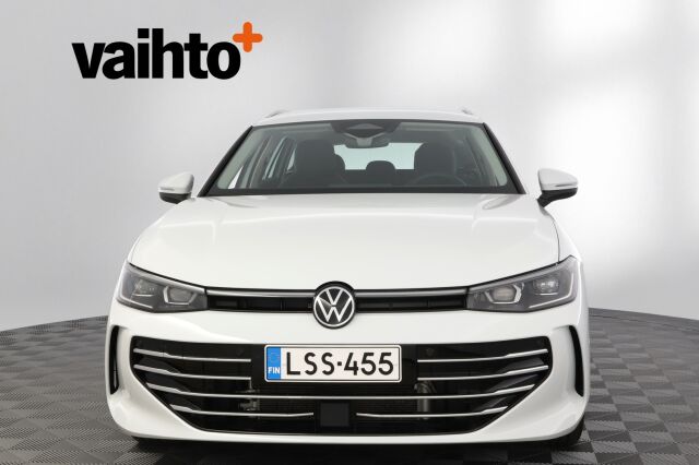 Volkswagen Passat 2025 Variant Elegance Business eHybrid 200 kW DSG-automaatti / Hierovat penkit/ Tehdaskoukku/ Adaptiivinen vakionopeussäädin/ Matrix